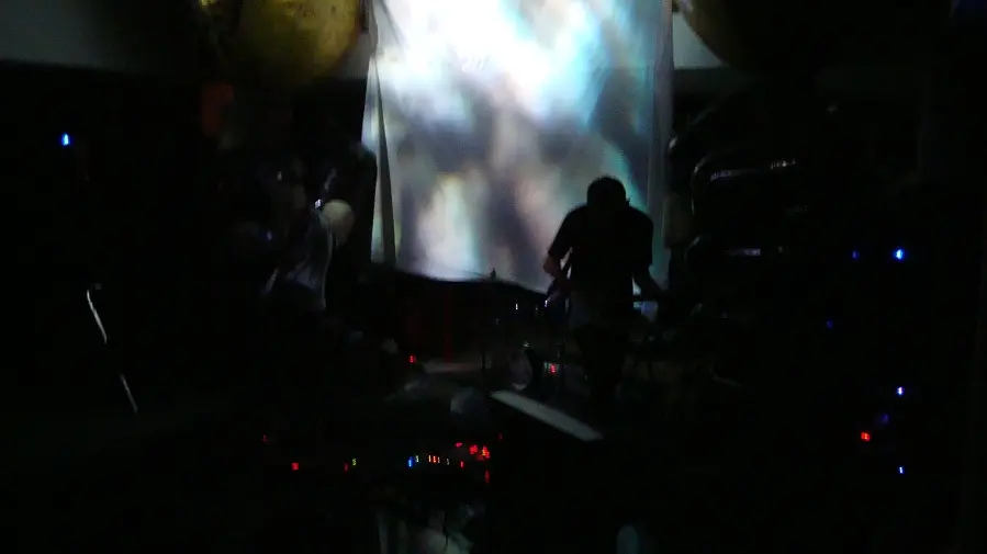 Futurología archive image with instruments and performance equipment